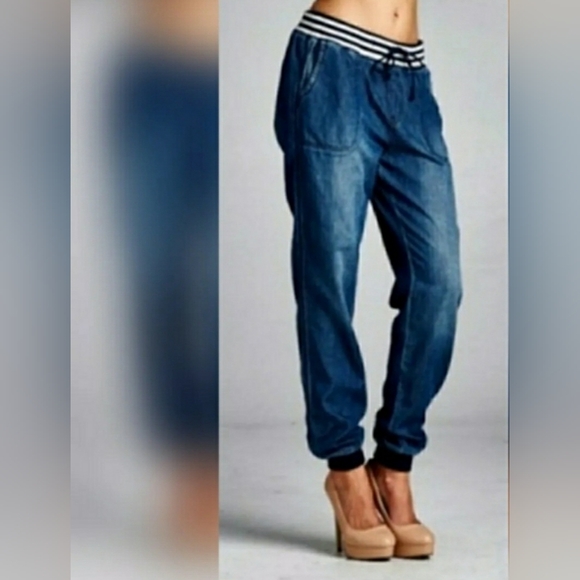 THE COMFORT JOGGERS IN DENIM▪︎Dark Wash▪︎Restocked - Picture 6 of 12